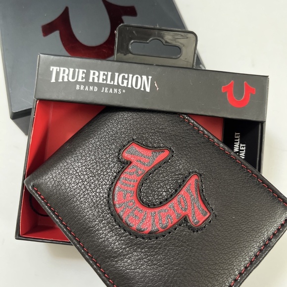 NWT TRUE RELIGION BiFold Wallet Stitched Logo Patch Leather Black Boxed Chani - Picture 1 of 7